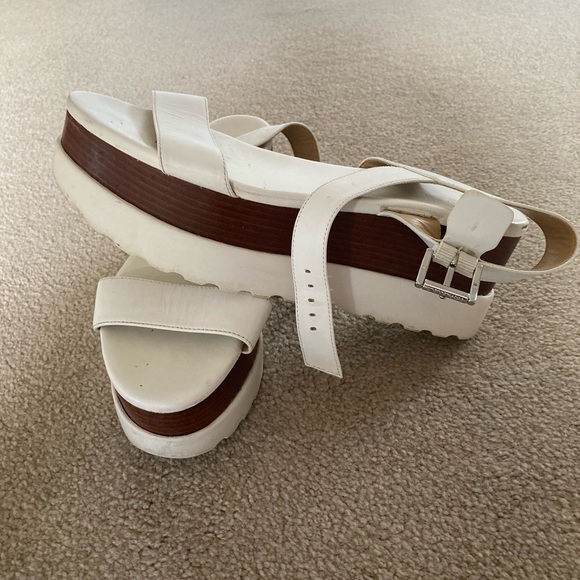 Michael Kors white sandals - Picture 2 of 5